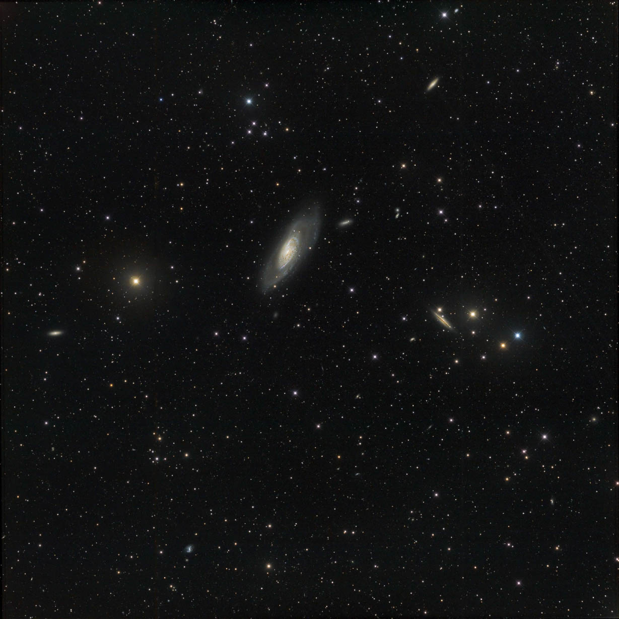 m106 et ses voisines